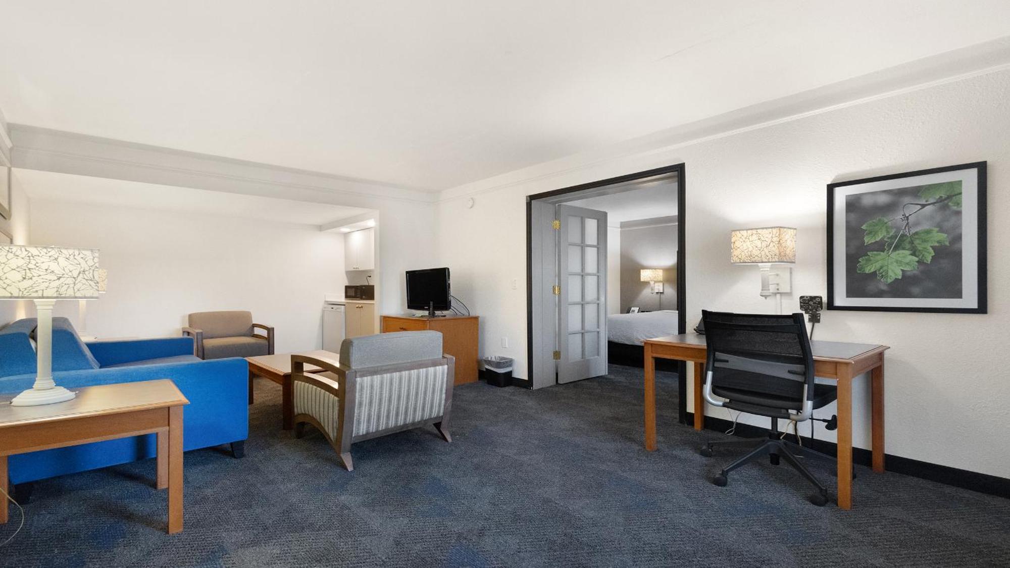 Howard Johnson By Wyndham Sacramento Downtown Exterior photo