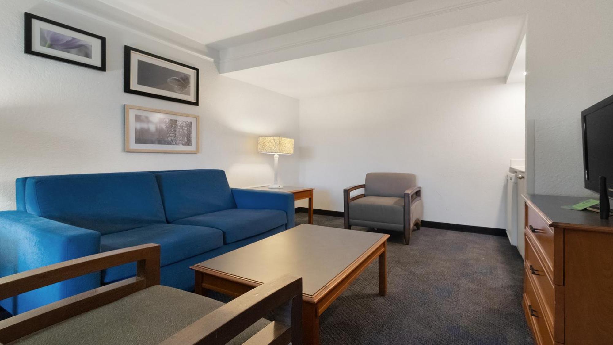 Howard Johnson By Wyndham Sacramento Downtown Exterior photo