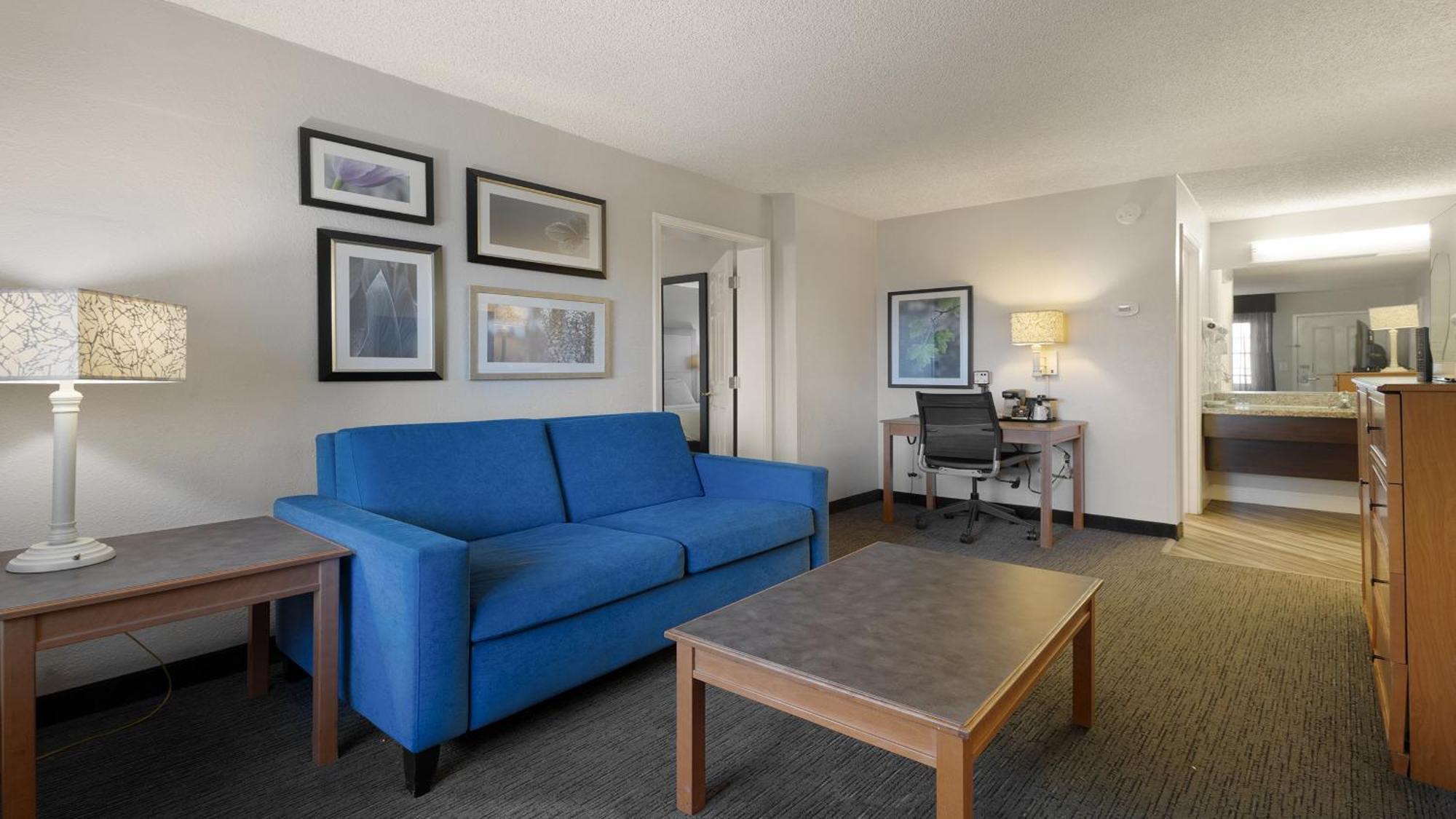 Howard Johnson By Wyndham Sacramento Downtown Exterior photo