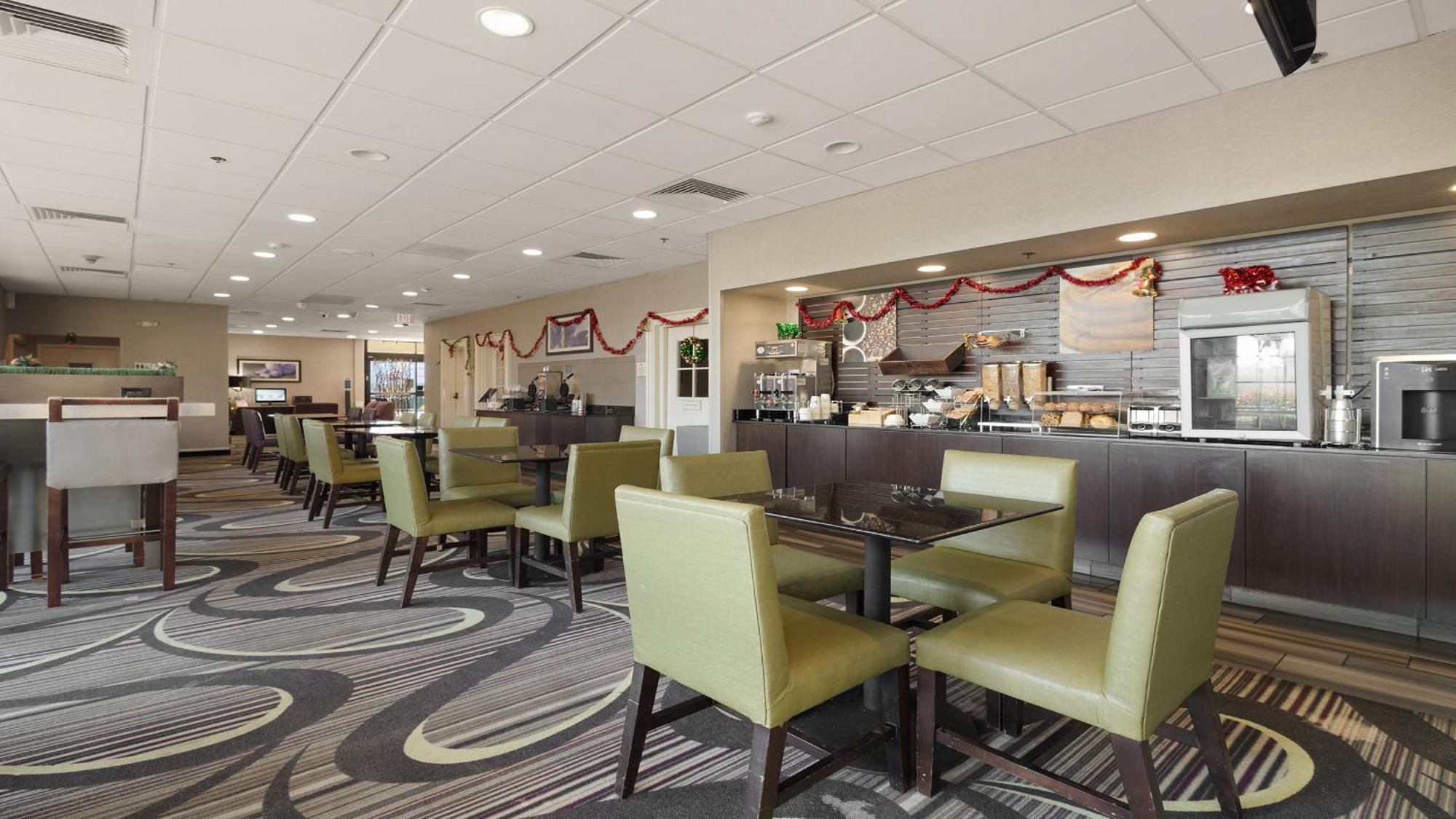 Howard Johnson By Wyndham Sacramento Downtown Exterior photo
